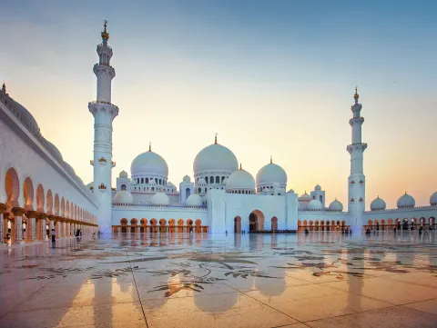 Full-Day Abu Dhabi City Tour & Sheikh Zayed Grand Mosque with Pickup from Dubai 