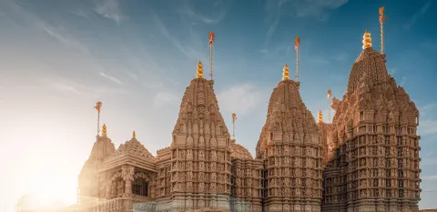 Abu Dhabi City Tour + BAPS Hindu Mandir Visit (Full Day)