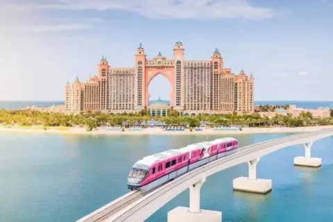 Dubai Half-Day City Tour + Palm Monorail Ticket