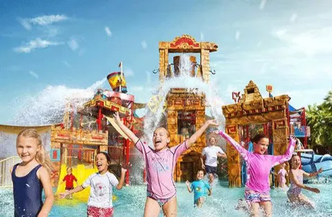Aqua venture Waterpark Day Pass + Lost Chambers Aquarium photo 1