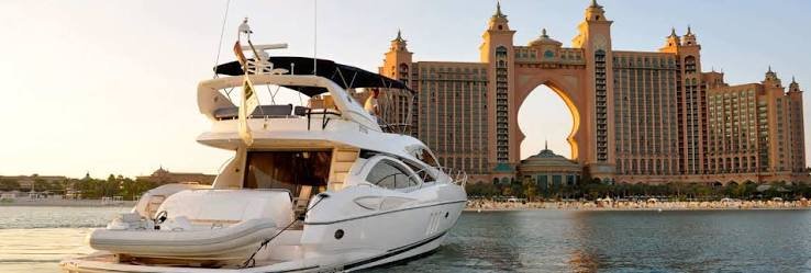 Private Luxury Yacht Cruise in Dubai Marina (1 Hour) with Transfers photo 2