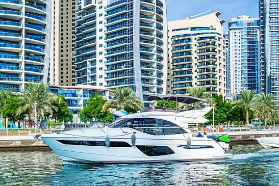 Private Luxury Yacht Cruise in Dubai Marina (1 Hour) with Transfers photo 4